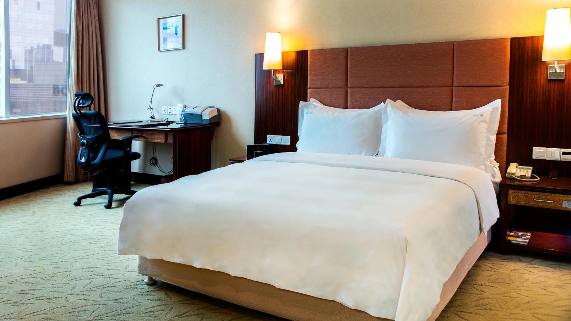 Hotel Donghua By Ihg Shenzhen