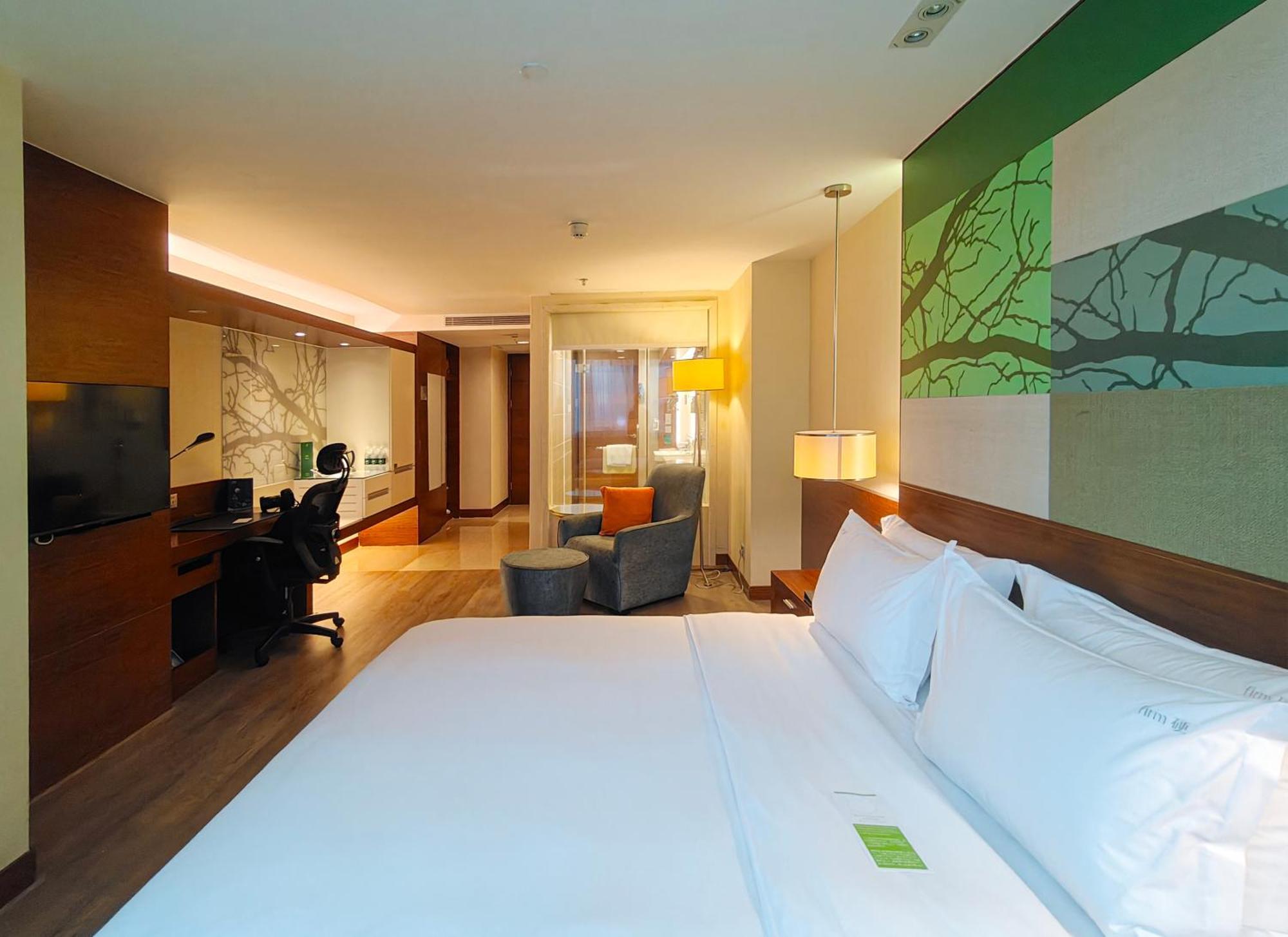 Donghua By Ihg Hotel 4*