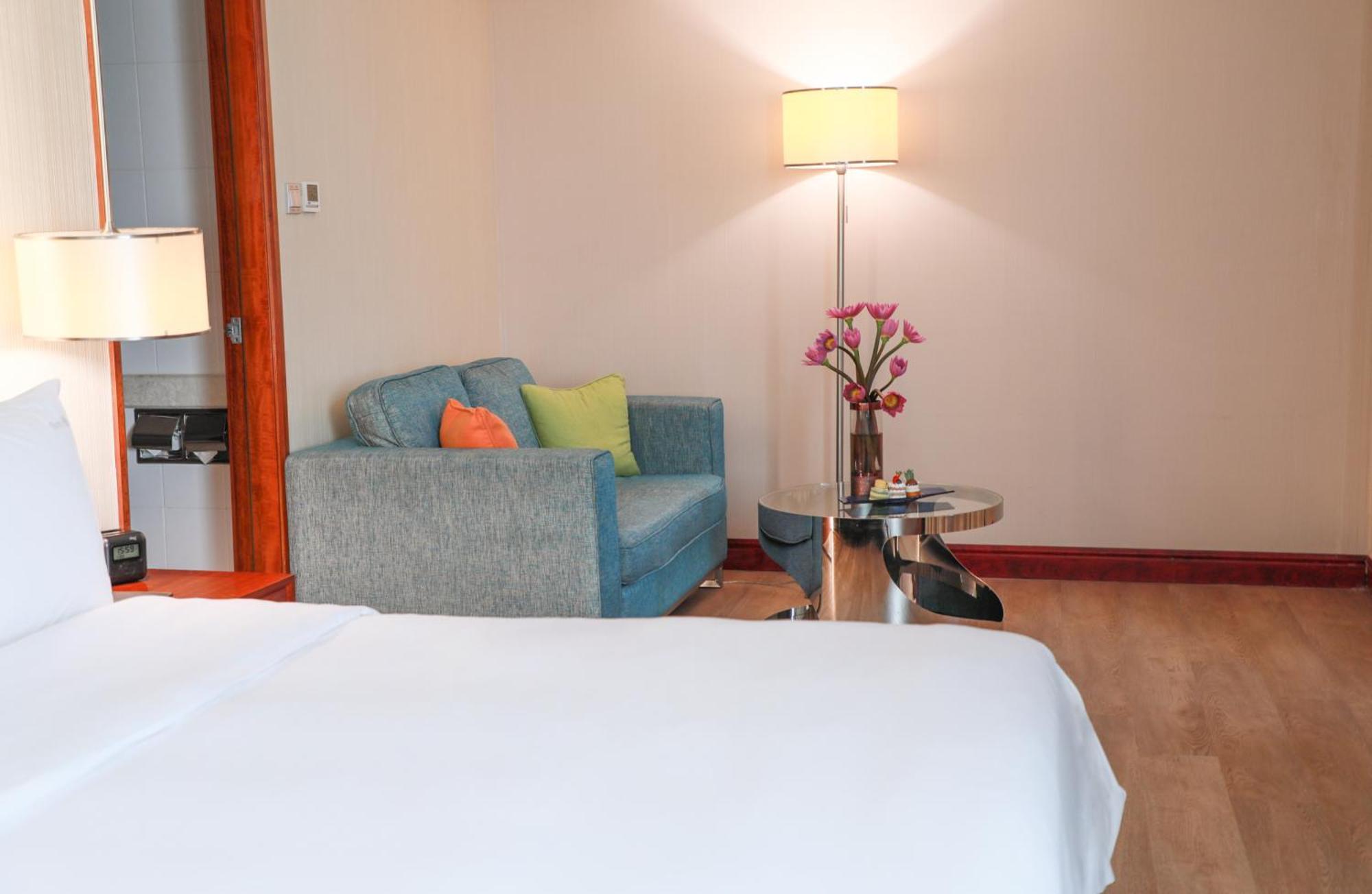 Donghua By Ihg Hotel 4*