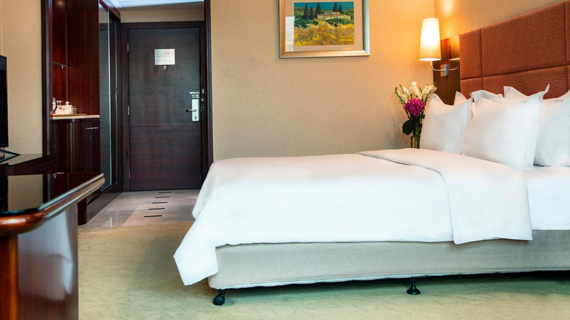 Donghua By Ihg Hotel Shenzhen
