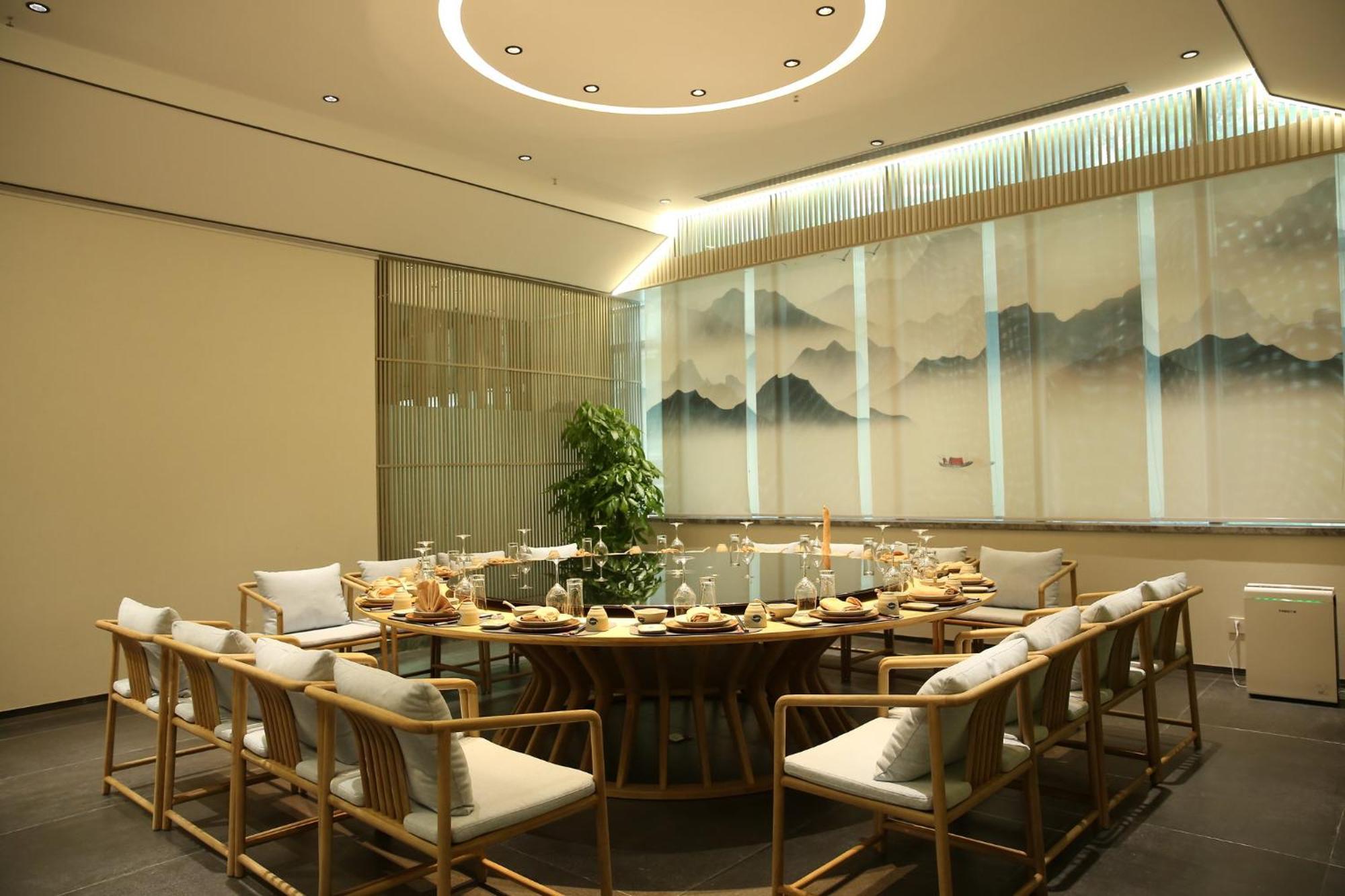 Hotel Donghua By Ihg Shenzhen